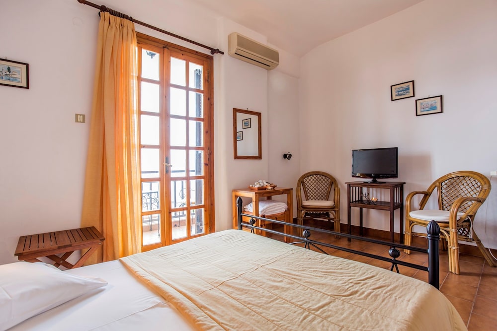 Economy Room, 1 Double or 2 Twin Beds, Balcony photo 1