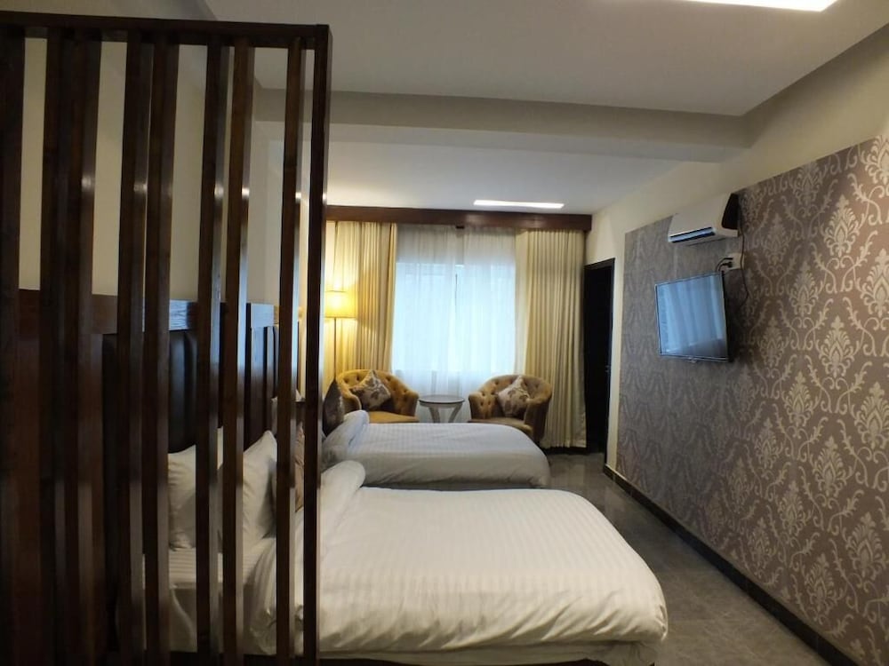 Deluxe Suite photo 1