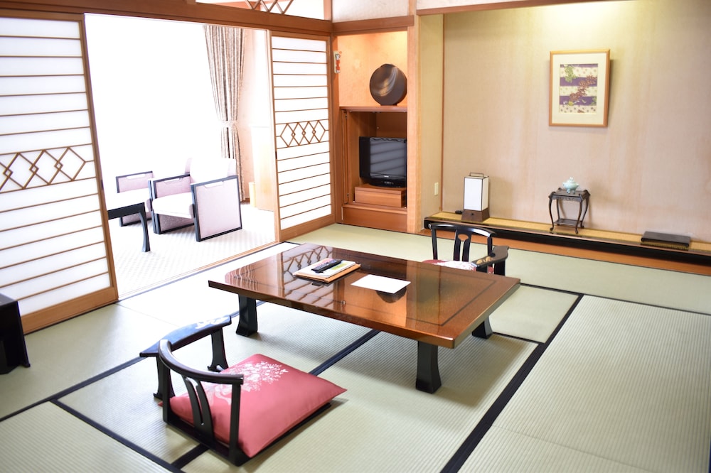 Deluxe Room, Non Smoking, Mountain View photo 2