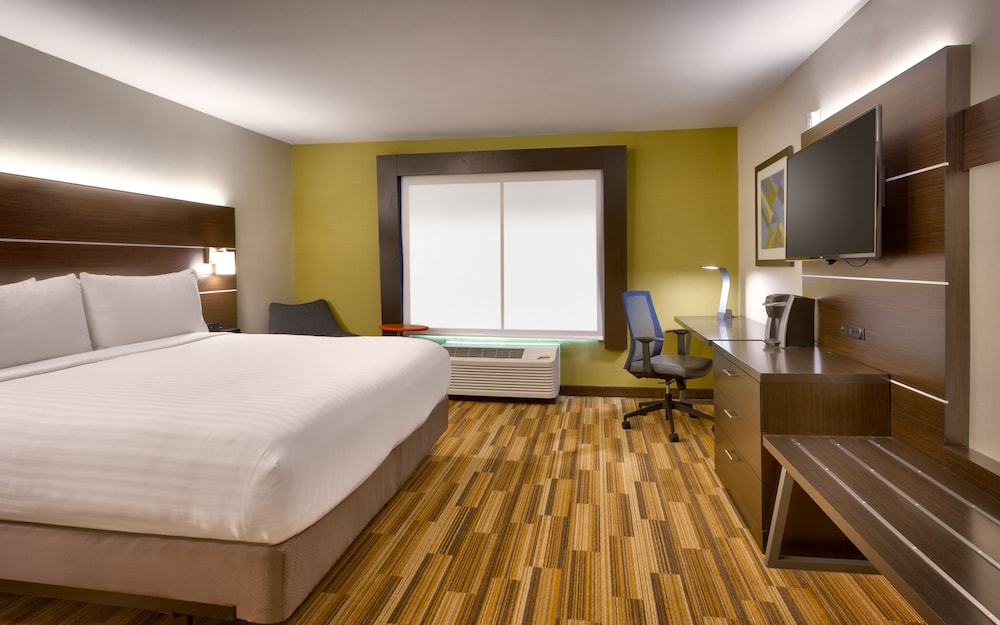 Standard Room, 1 King Bed - Photo 1