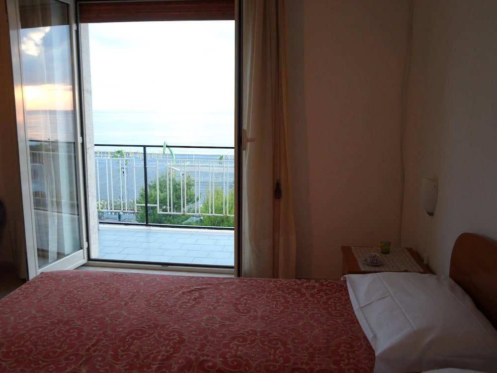 Standard Triple Room photo 1