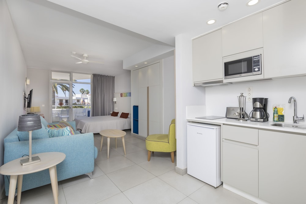 Standard Studio, Balcony (1 adult + 1 child)