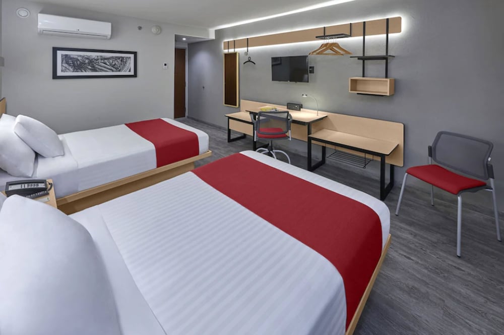 Standard Room, 2 Double Beds photo 2