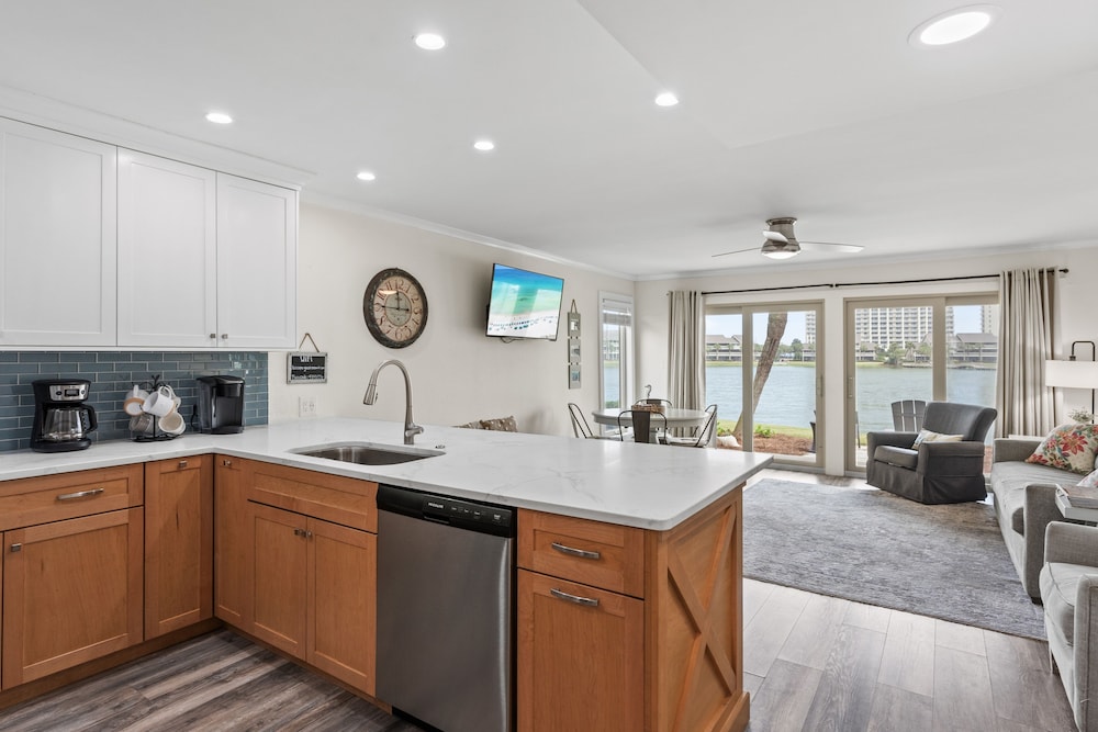Condo, 3 Bedrooms