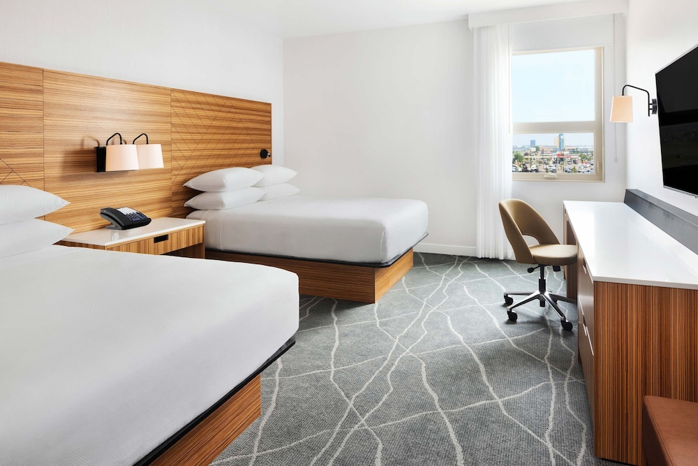 Deluxe Room, Multiple Beds - Photo 2
