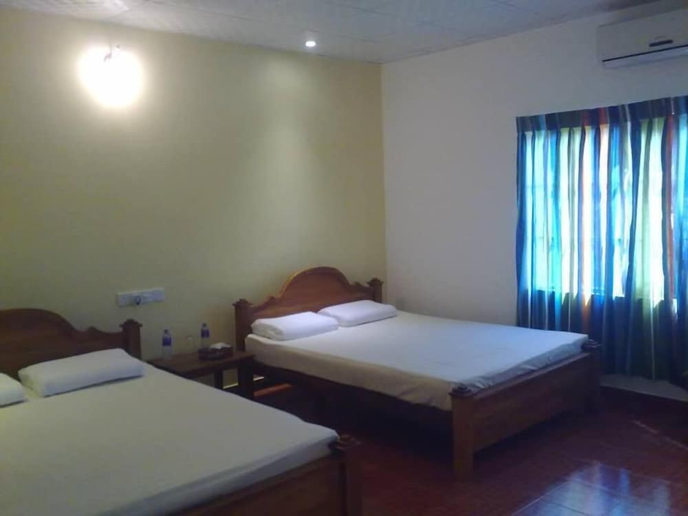 Standard Quadruple Room, 3 Bedrooms photo 2