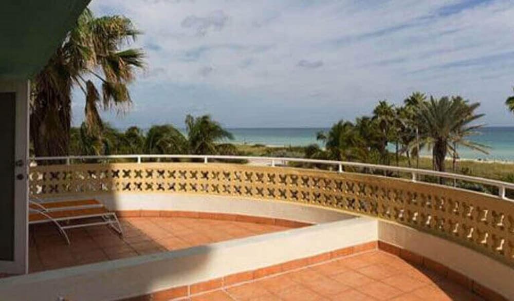 Deluxe Room, 1 King Bed, Balcony, Ocean View - Photo 3
