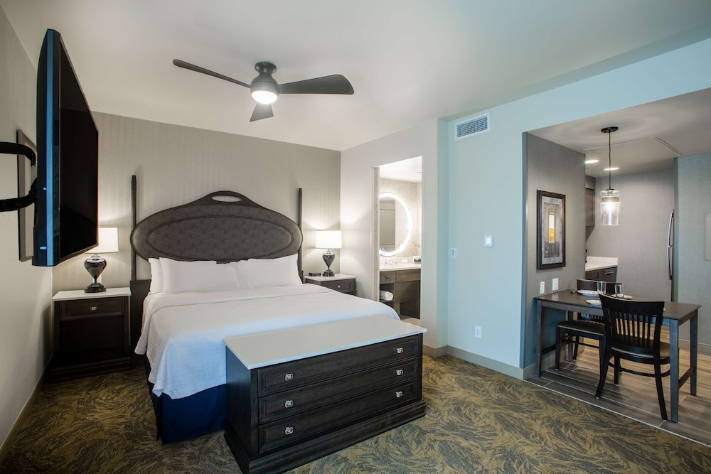 Studio Suite, 1 King Bed, Non Smoking - Photo 2