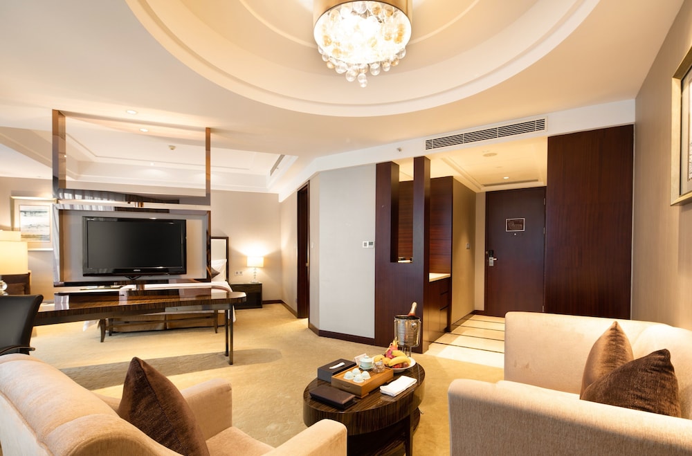 Deluxe Suite, Non Smoking - Photo 4
