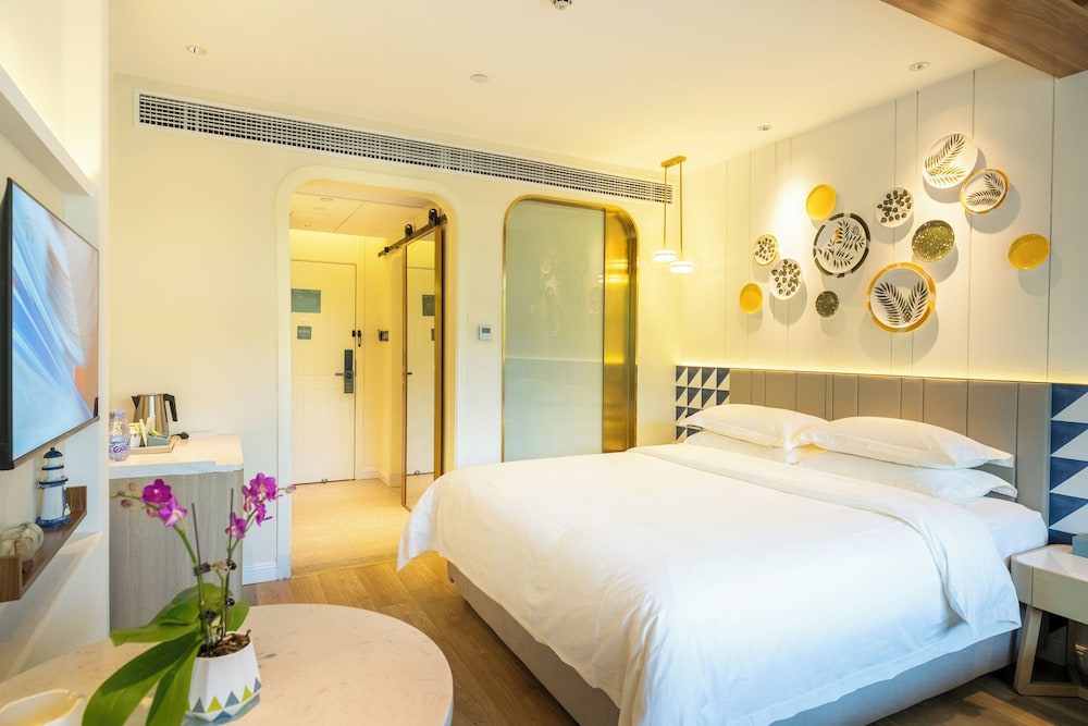 Riverside Double Room with Balcony photo 2