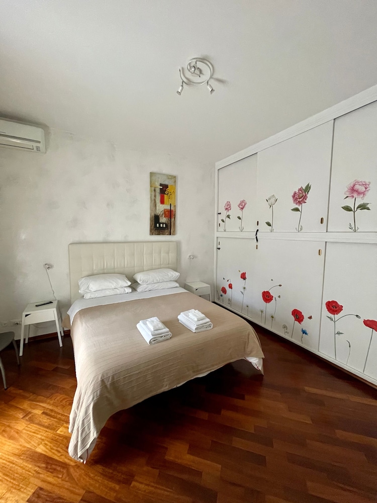 Standard Double Room, Private Bathroom, Garden View