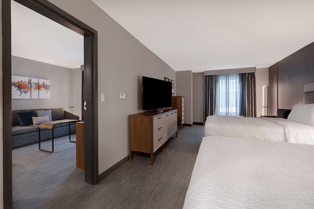 Suite, 1 Bedroom - Photo 1