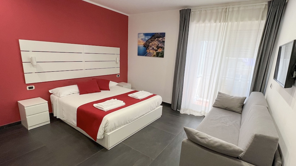 Double Room, Balcony (Red)