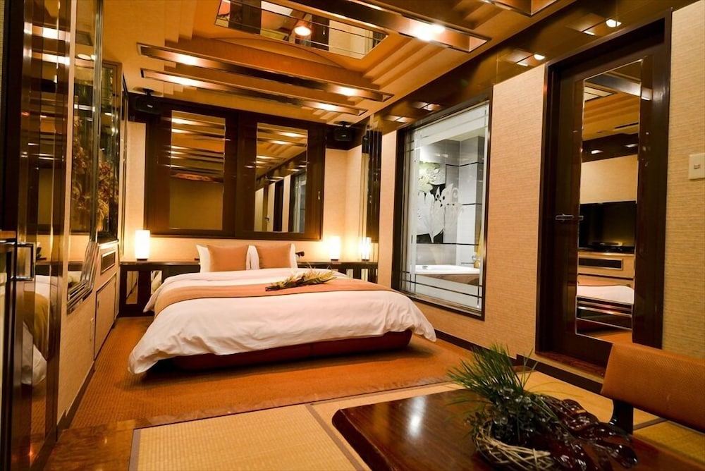 Economy Double Room photo 2