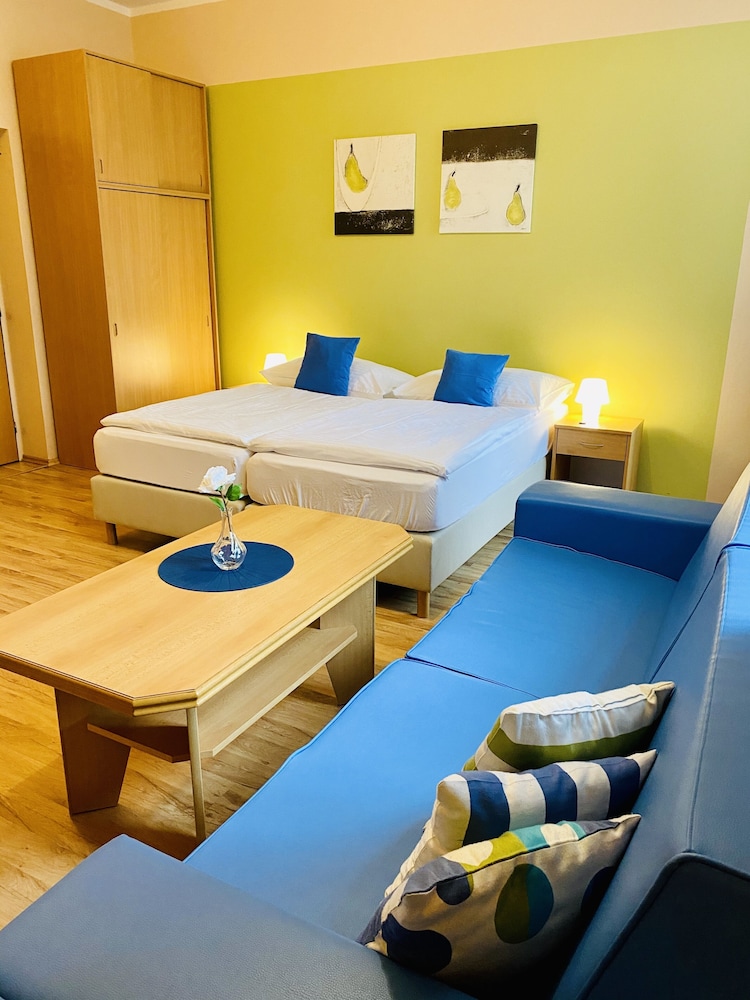 Deluxe Studio Suite photo 1