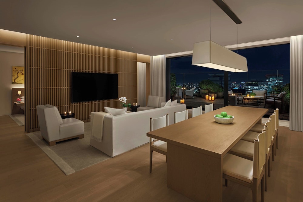 Suite, 1 Bedroom, Terrace, City View