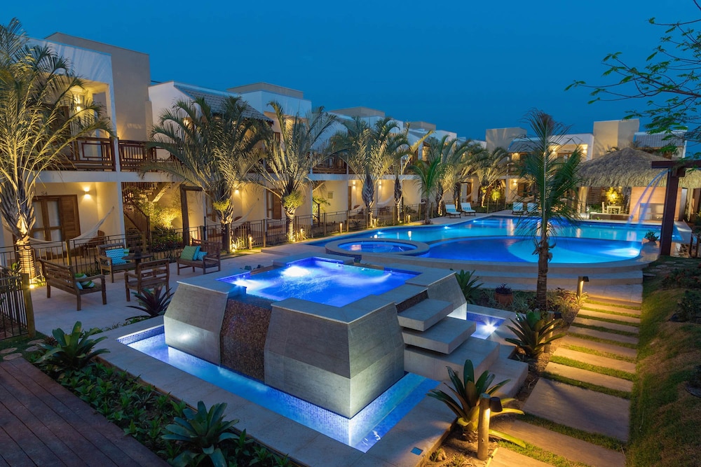 Deluxe Apartment, Pool View