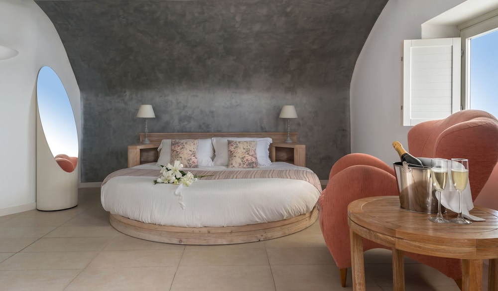 Pearl Honeymoon Suite, Top level, Caldera View, Private terrace (Secluded)