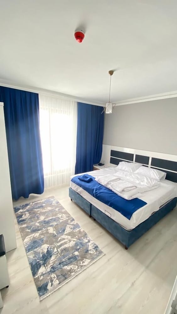 Standard Apartment, 2 Twin Beds, Mountain View