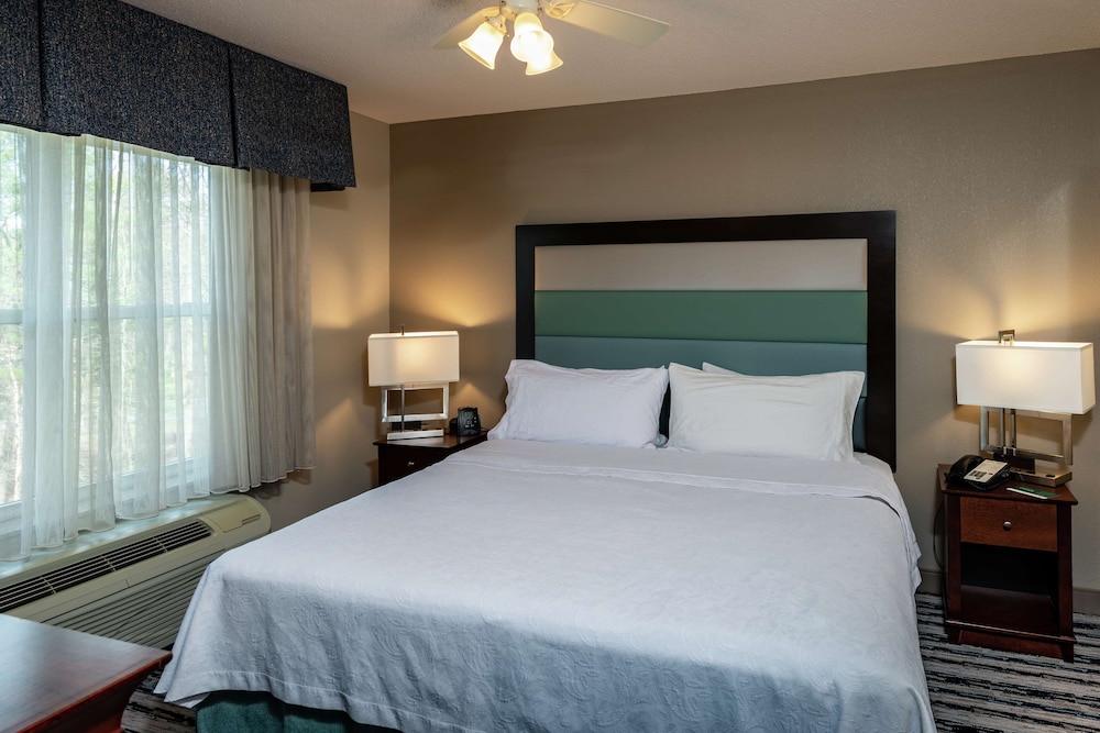 Suite, 1 King Bed, Non Smoking - Photo 1
