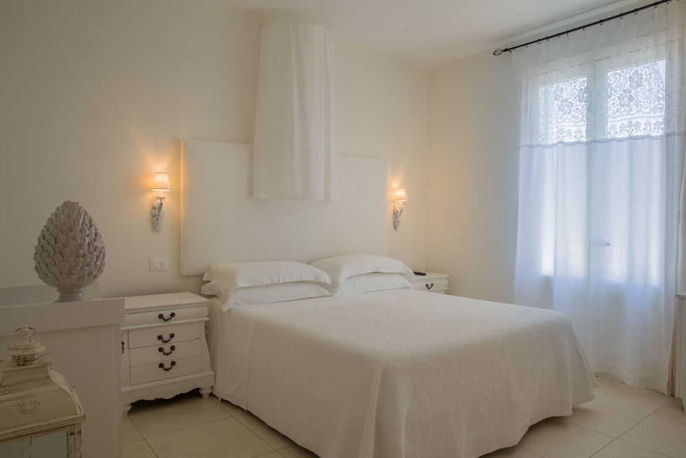 Suite - Photo 1