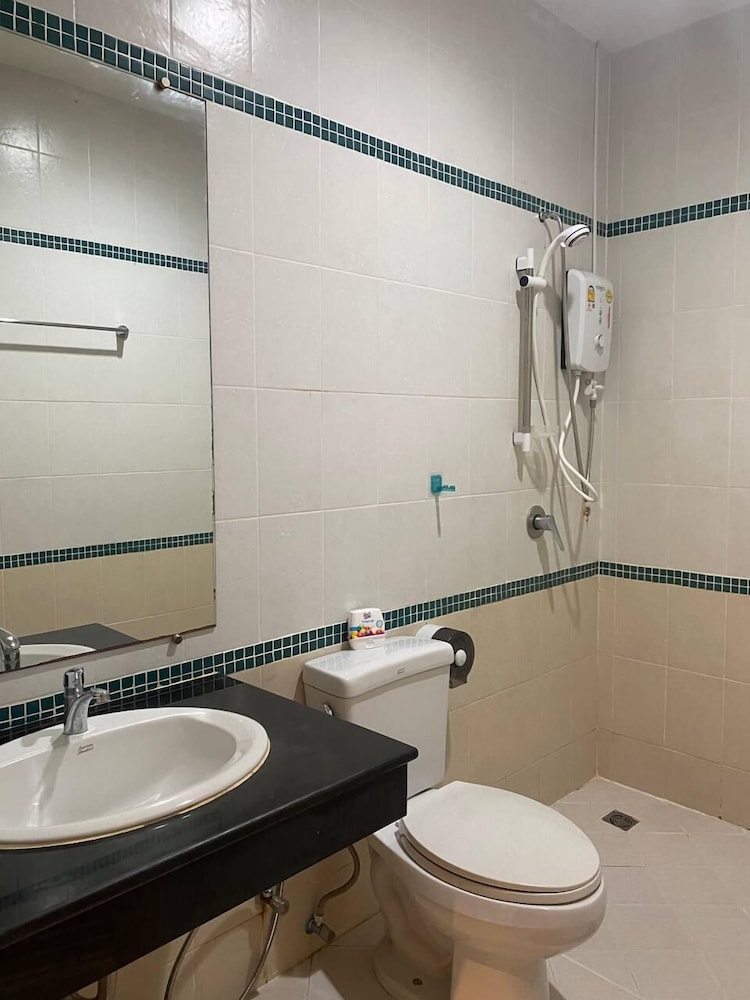 Standard Double Room - Photo 10