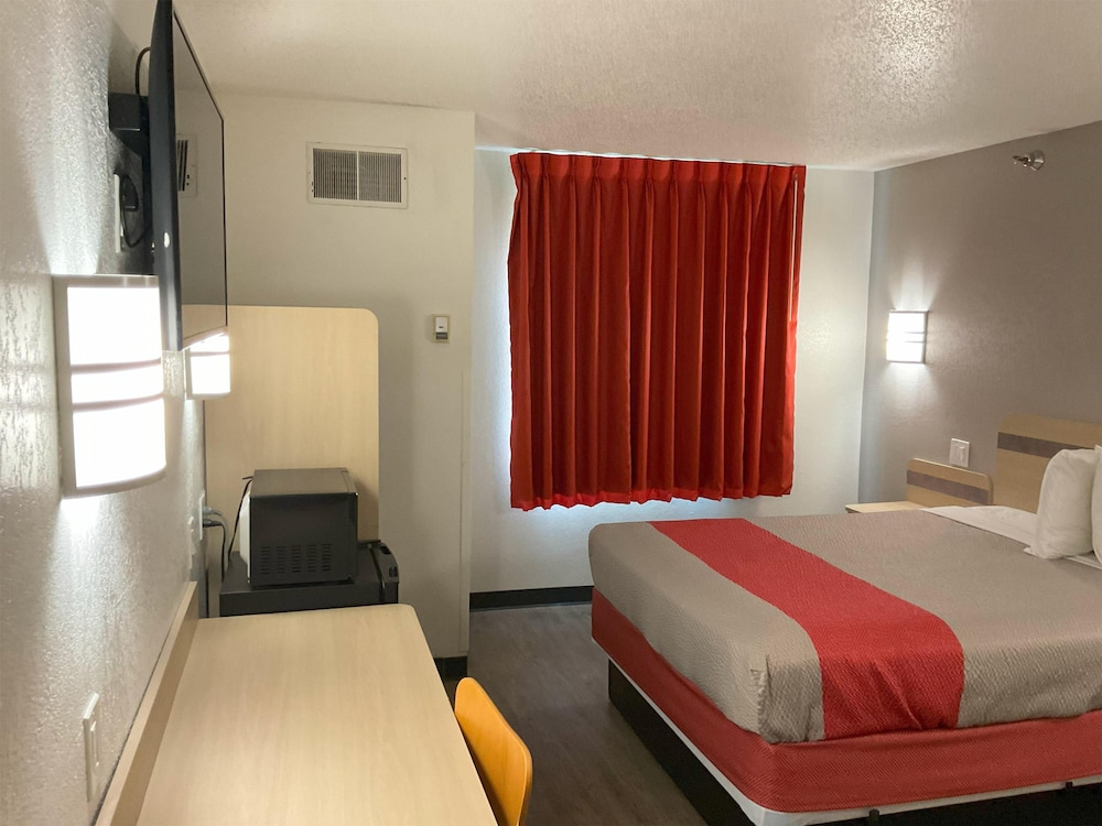 Standard Room, 1 Queen Bed, Non Smoking