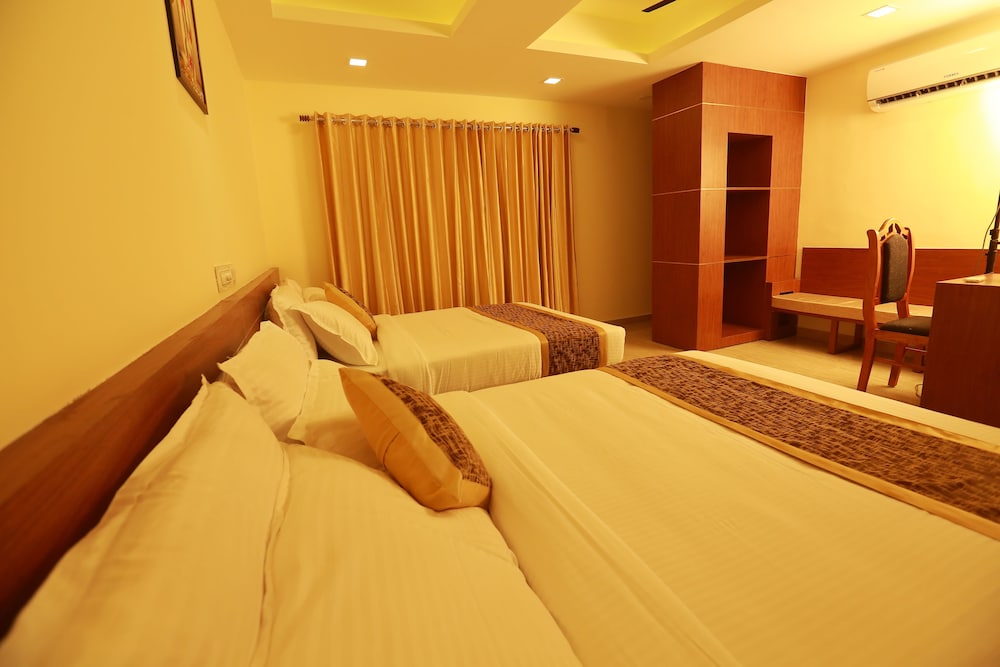 Deluxe Suite, 2 Queen Beds, Accessible, City View photo 3