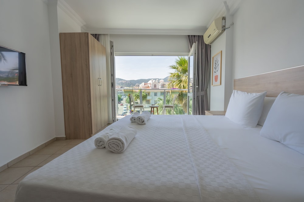 Standard Double Room, Balcony, City View