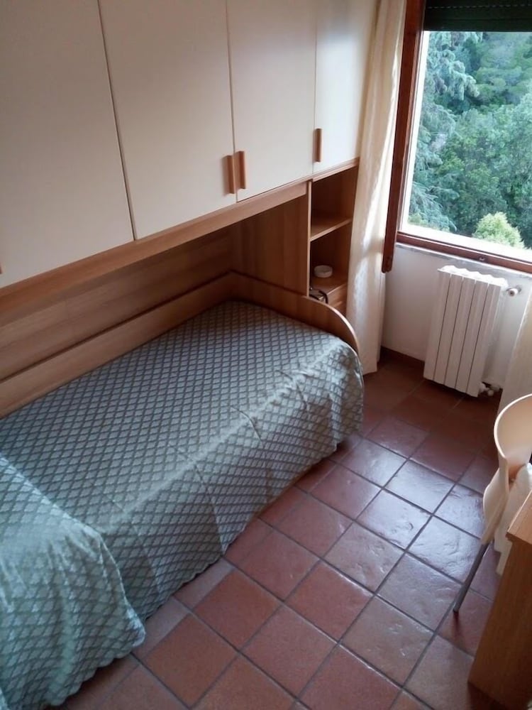 Single Room, Private Bathroom (External)