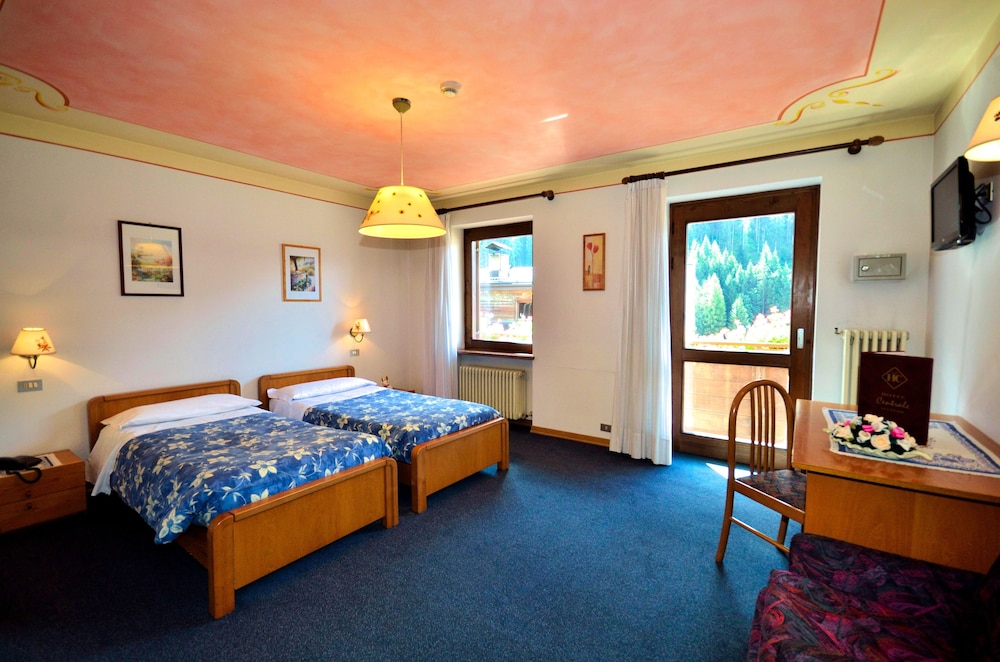 Comfort Room, 1 Double Bed, Non Smoking, Mountain View photo 2