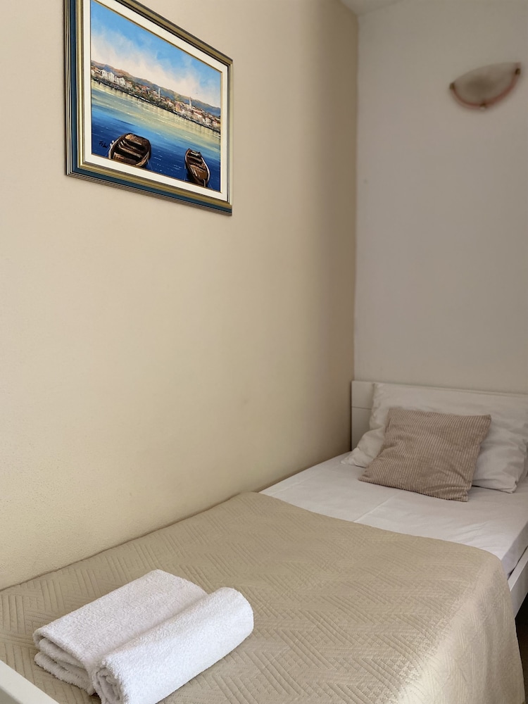 Traditional Apartment photo 1