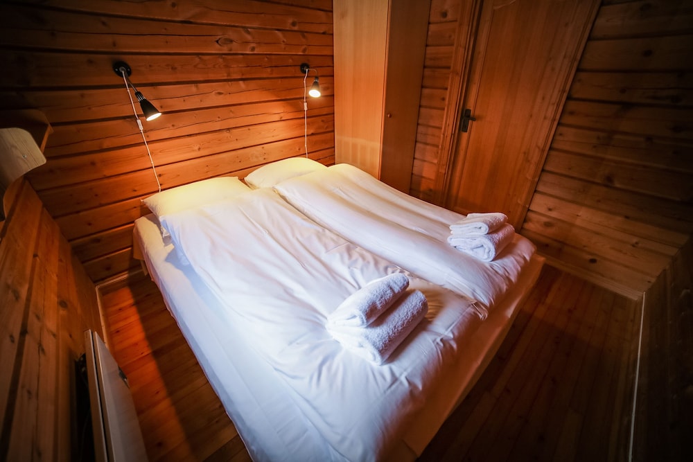 Traditional Cabin, 2 Bedrooms photo 1