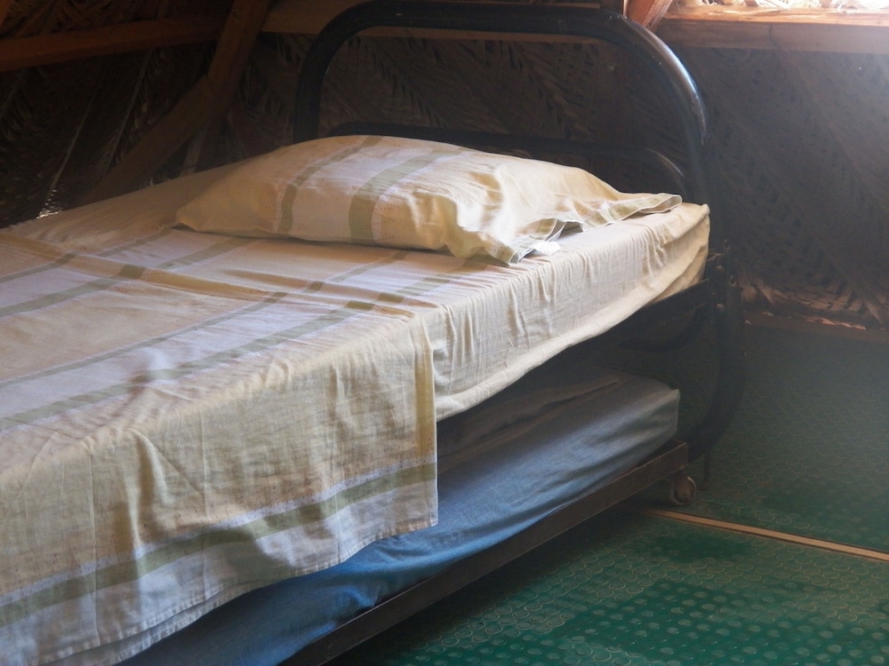 Economy Triple Room, 1 Bedroom, Pool Access, Tower photo 1
