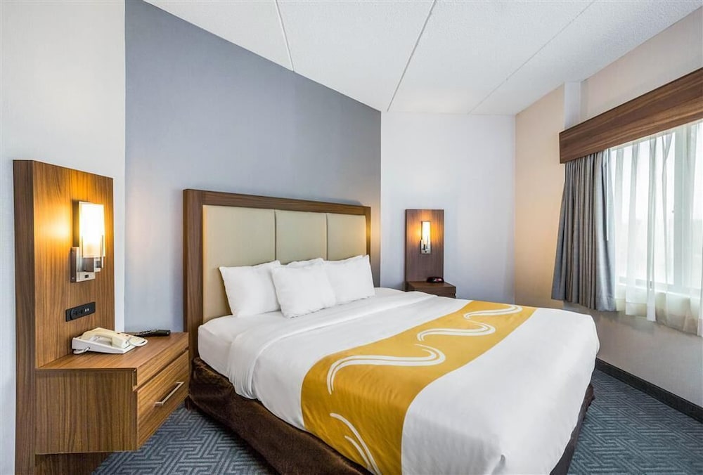Suite, 1 King Bed with Sofa bed, Non Smoking - Photo 1