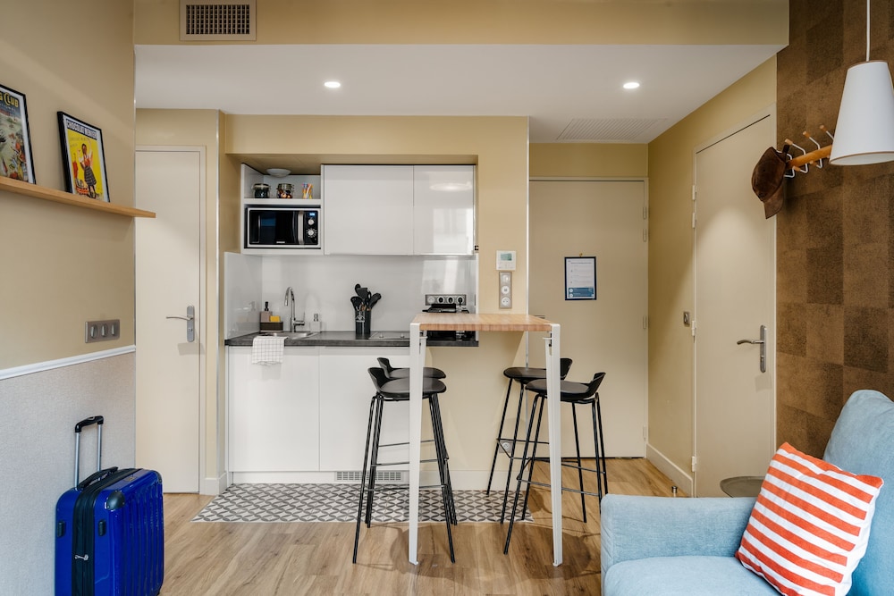 Cosy One-Bedroom Apartment - Street View photo 3