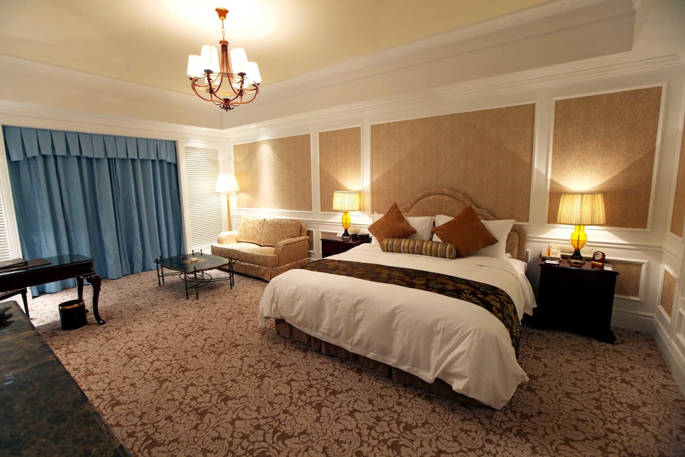 Standard Room, 1 King Bed, Sea View photo 2