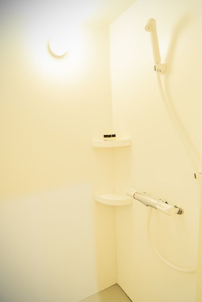 Shared Dormitory, Women only, Non Smoking photo 3