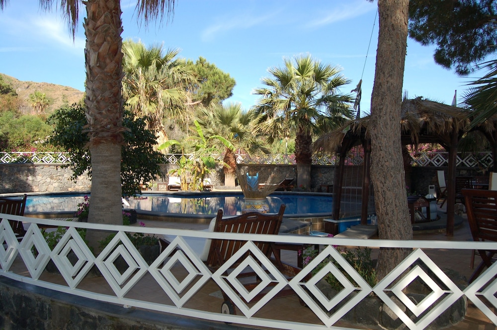 Comfort Double Room, Ensuite, Pool View photo 3