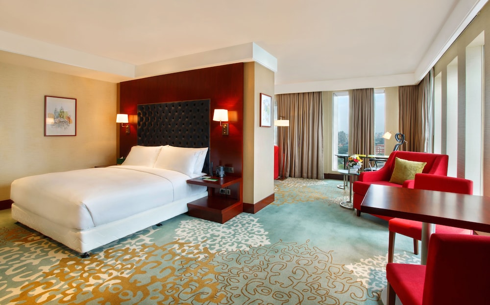 Suite, 1 Bedroom - Photo 16