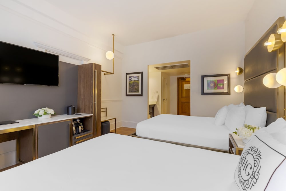 Executive Room, 2 Queen Beds - Photo 2