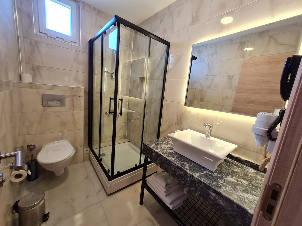 Standard Double or Twin Room photo 2
