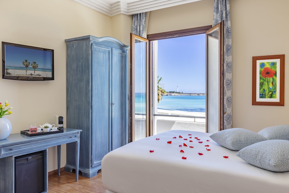 Superior Double Room, Beach View - Photo 5