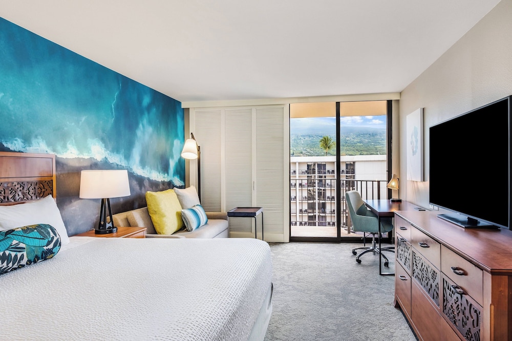 Room, 1 King Bed with Sofa bed, Balcony, Resort View (Mobility Accessible) - Photo 4
