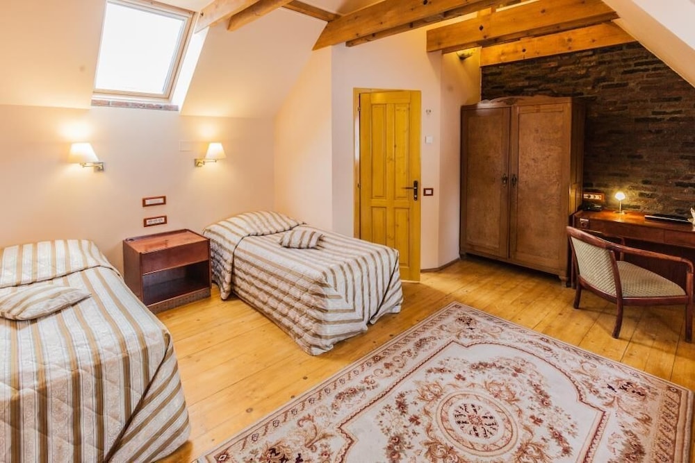 Standard Twin Room, 2 Twin Beds - Photo 8