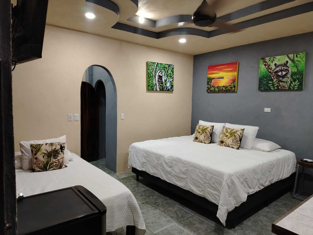 Basic Triple Room photo 3