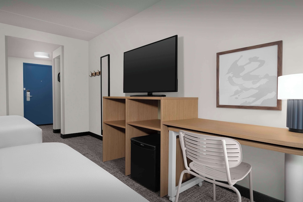 Room, 2 Queen Beds, Accessible (Mobility, Roll-In Shower) - Photo 1