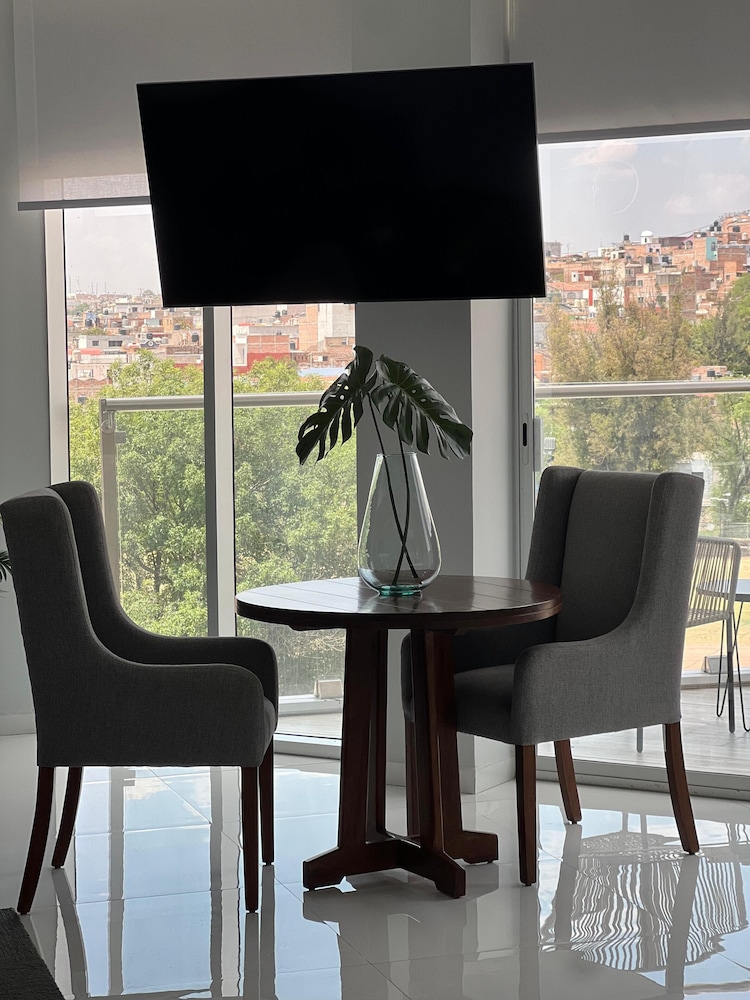 King Suite photo 3