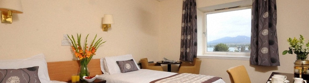 Standard Twin Room, 2 Twin Beds - Photo 2