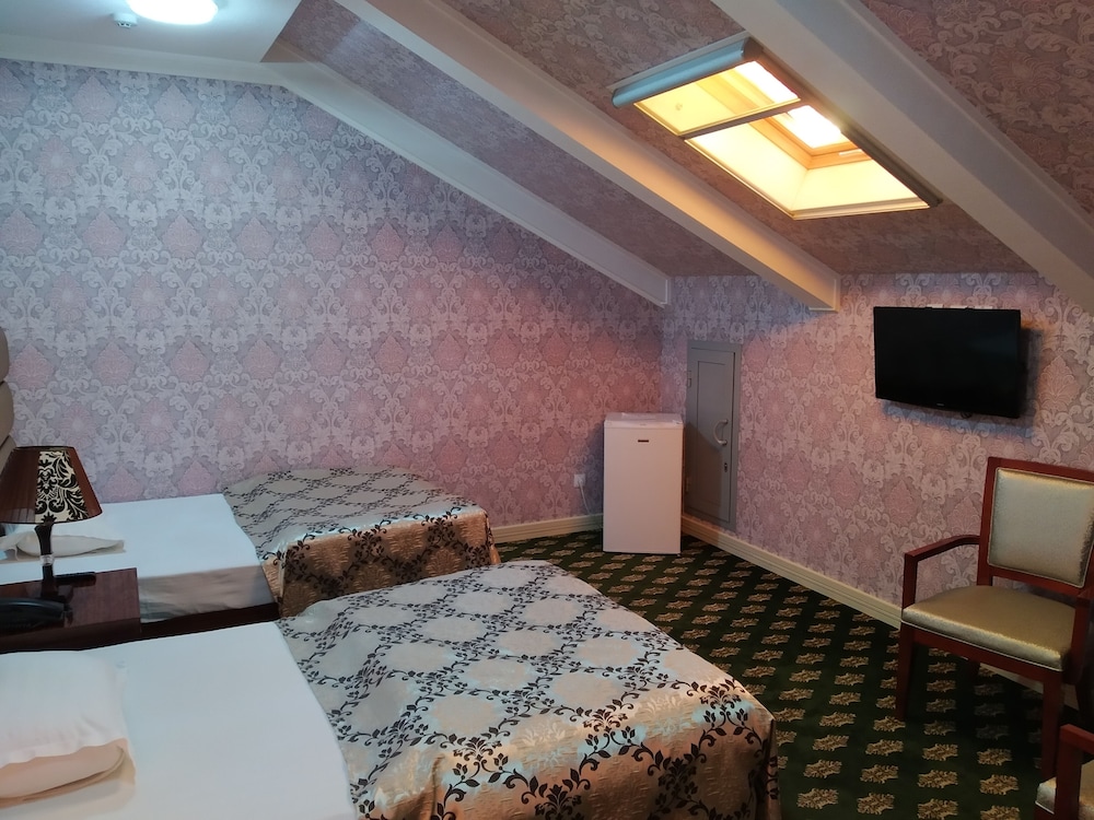 Superior Suite - Photo 5